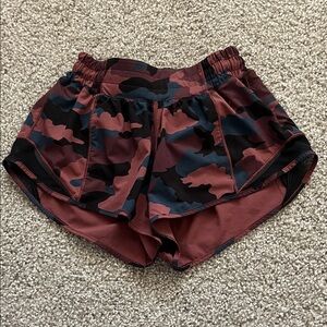 Lululemon Smokey Red Hotty Hot Low Rise Lined Shorts 2.5" Size 2